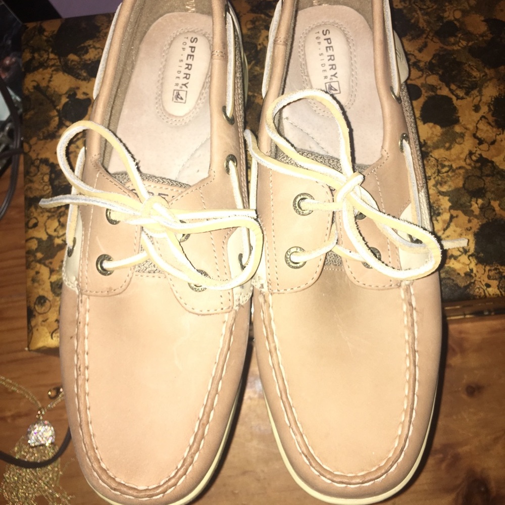 NEW sperrys